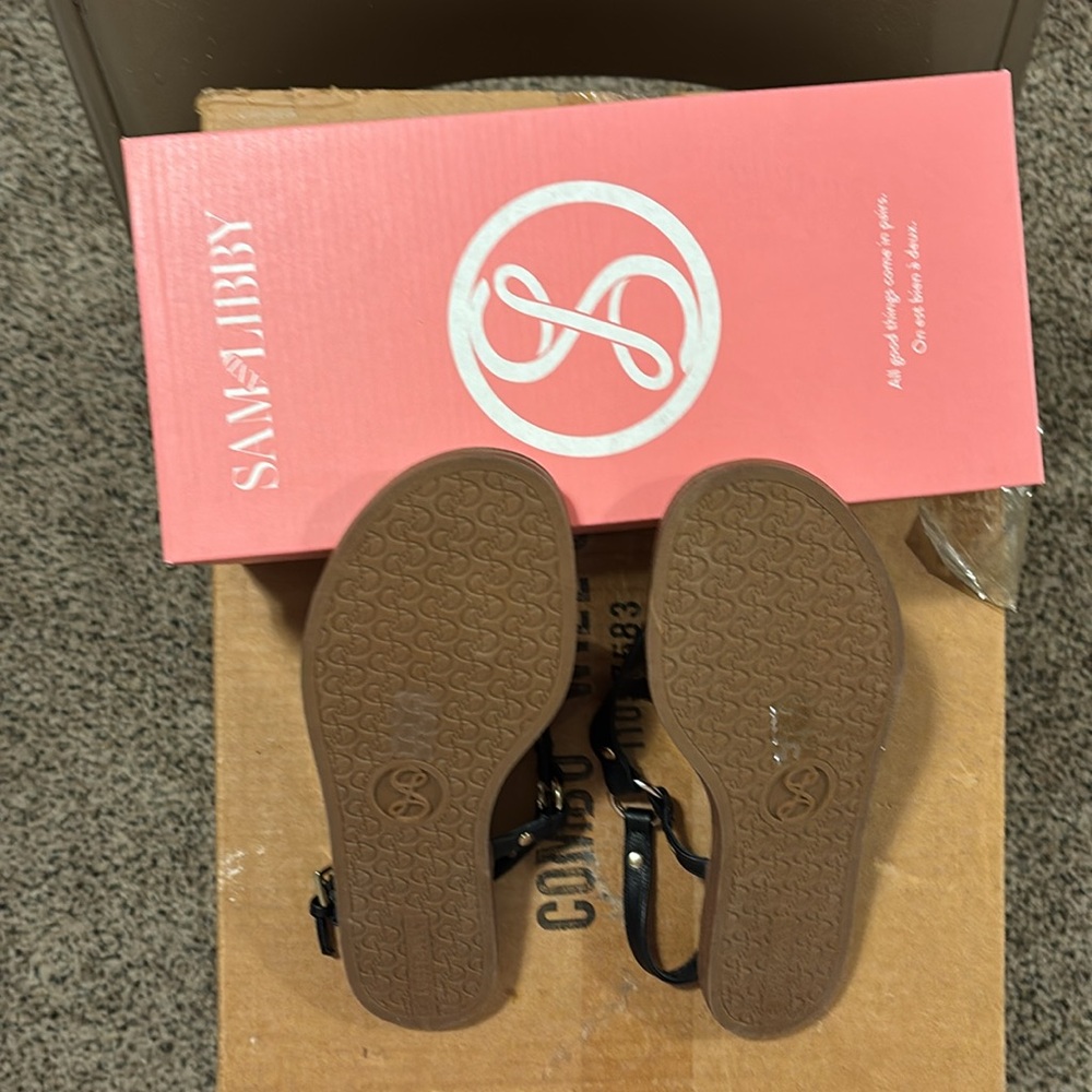 Sam & Libby Black Tan T-Strap Sandals - Picture 2 of 4